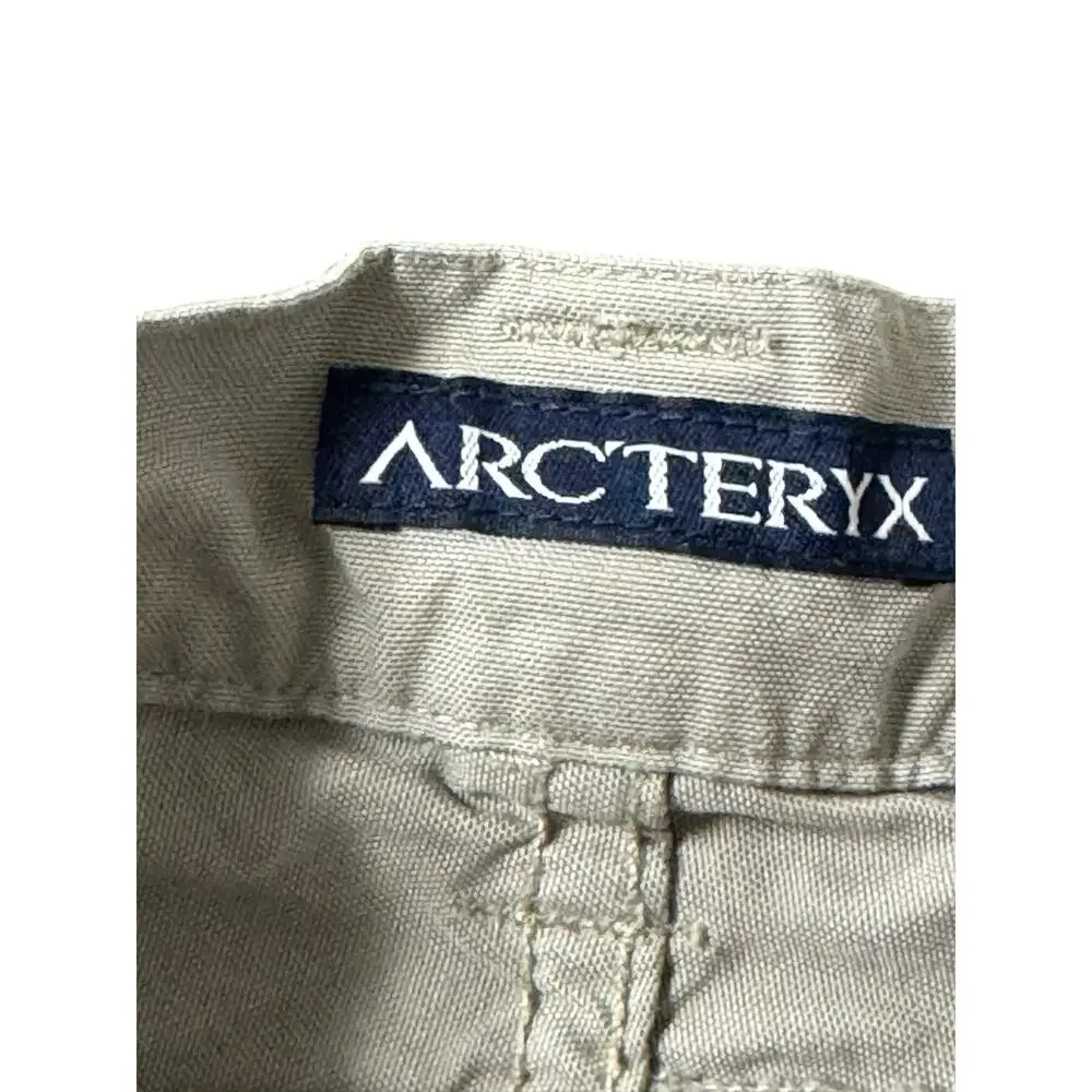 Vintage Arcteryx Men's 32 Beige Techical Utlity Cargo Short Gorpcore Outdoor
